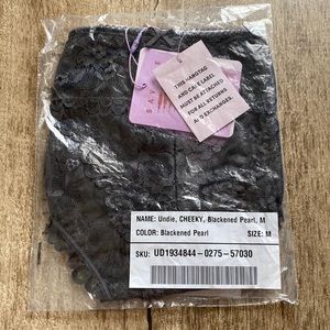 NWT! Savage x Fenty Cheeky Panty - Floral Lace in Blackened Pearl